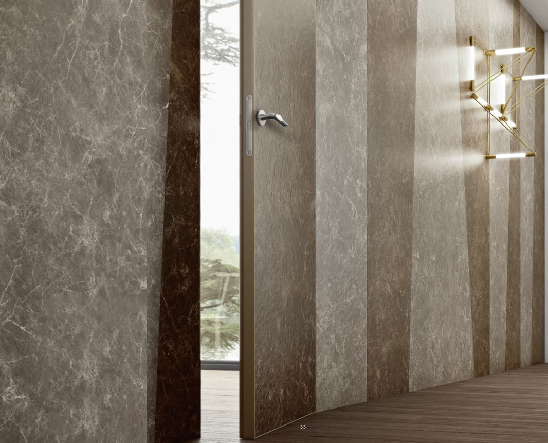 门锁与门的缝隙要合适