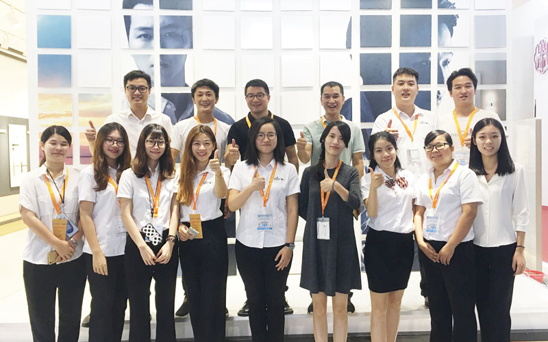 门锁品牌的强大团队