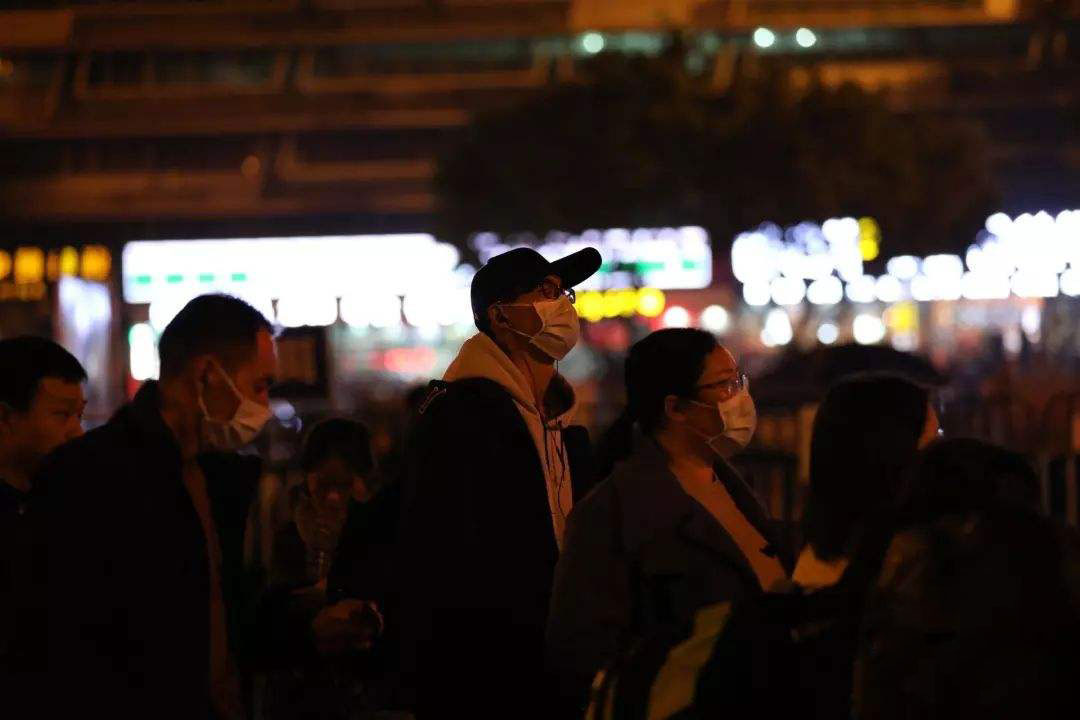 新型冠状病毒的爆发